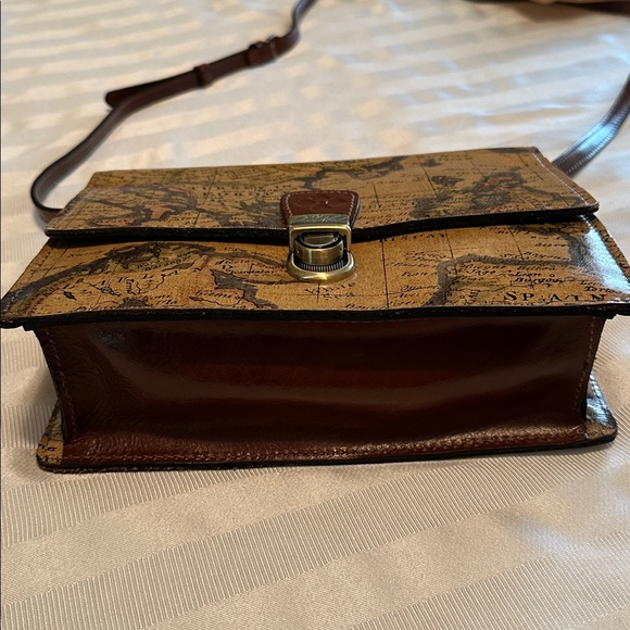 NWOT Patricia Nash European Map LOCRI Crossbody Bag - Picture 8 of 9